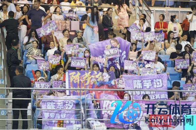 陈芋汐十米台夺冠后线路爱吃热干面 武汉成福地